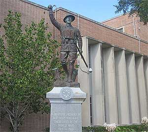 Soldier Statue at Angelina County Courthouse in Lufkin, photo by Billy Hathorn
